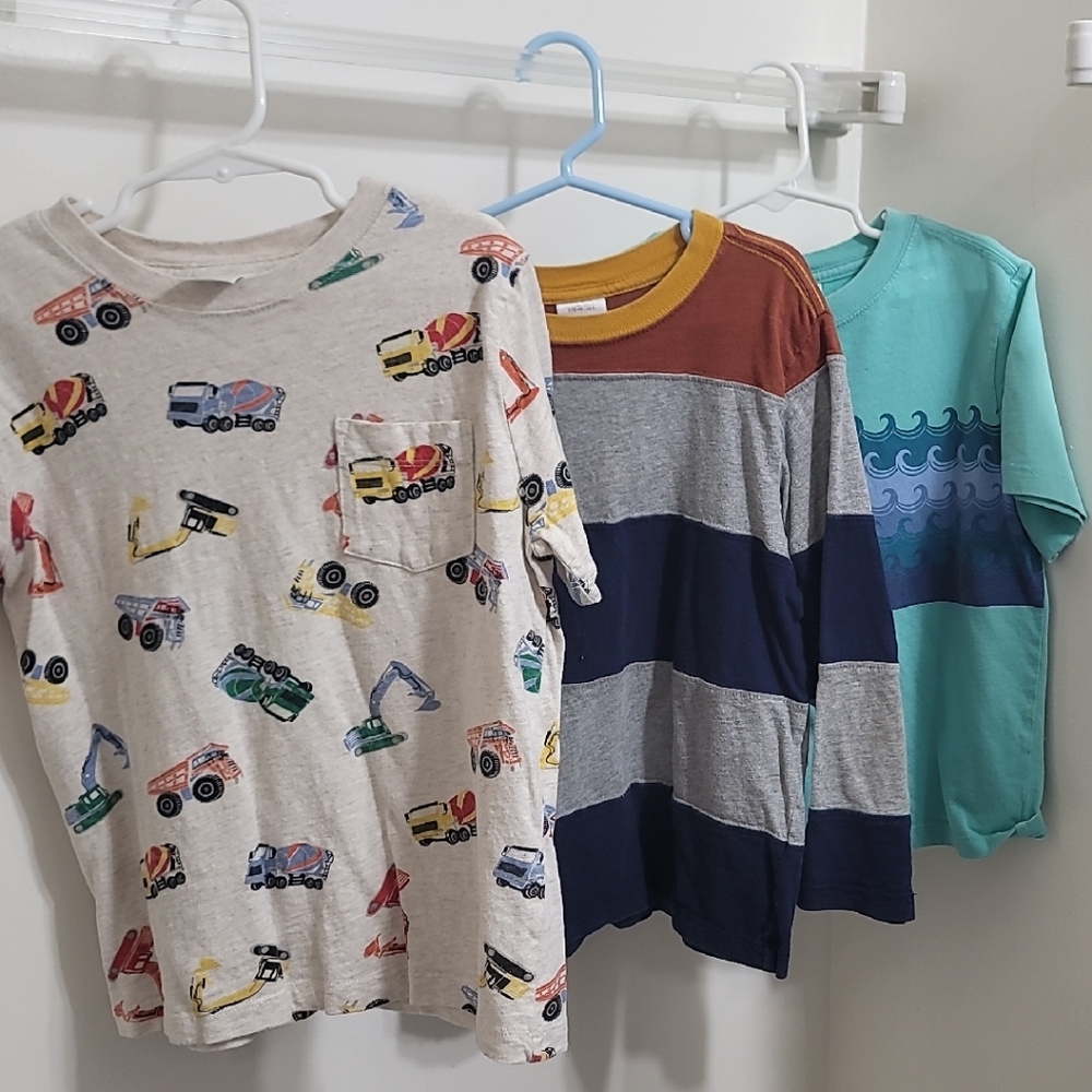 Hanna Andersson Kids' Yellow, Red, and Gray T-Shirt Lot Of Three Shirts Boys 4-5